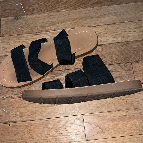 sandals - Picture 2 of 2